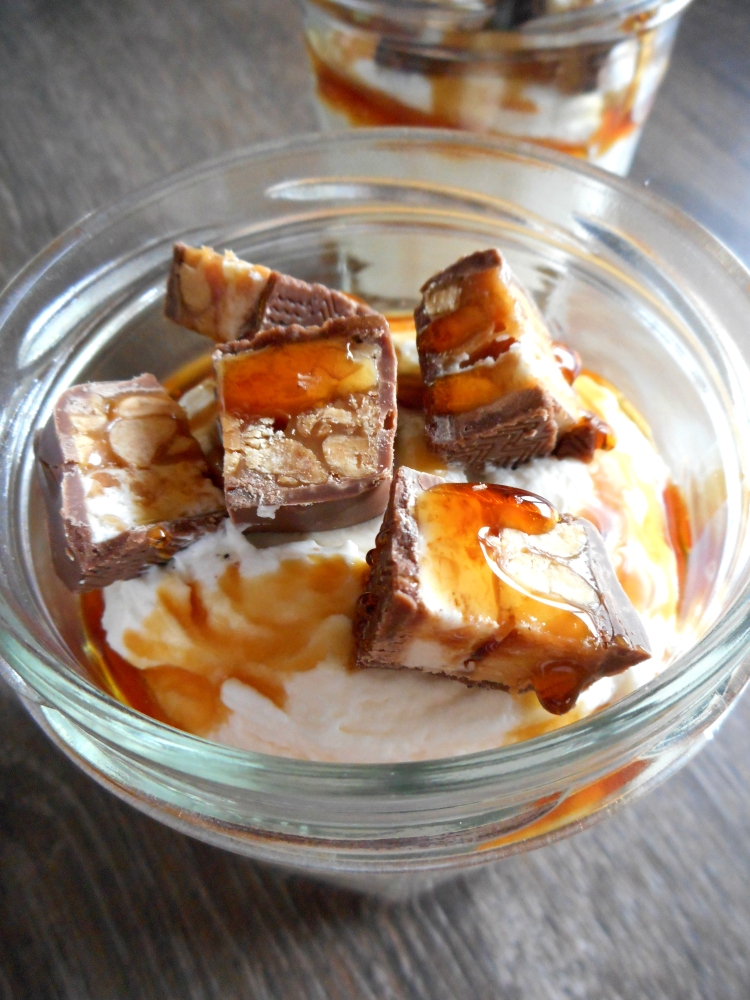 Snickers-cheesecake-in-a-jar