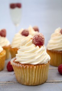 orange-and-raspberry-cupcakes-with-prosecco-frosting-exp-5